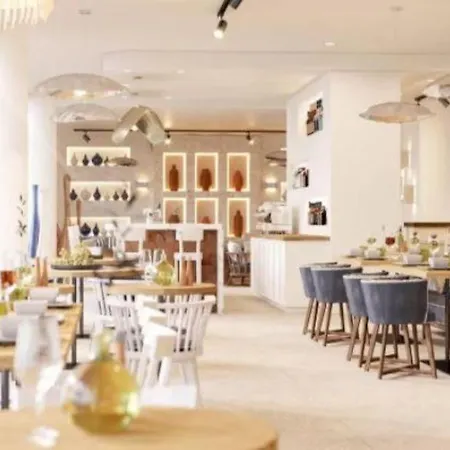 Golden Tulip Porto-vecchio 호텔 4*
