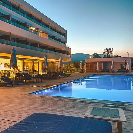 호텔 Golden Tulip Porto-vecchio 포르토베쉬오
