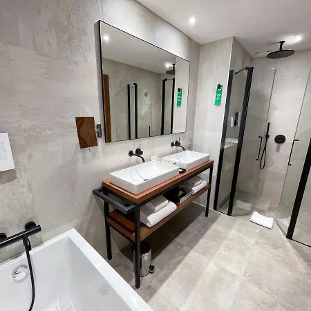호텔 Golden Tulip Porto-vecchio 4*