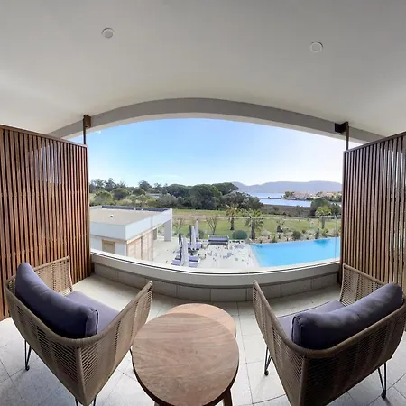 Golden Tulip Porto-vecchio 호텔 4*