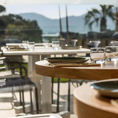 호텔 Golden Tulip Porto-vecchio 4*