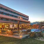 Golden Tulip Porto-vecchio 4*