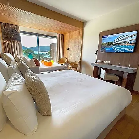 Golden Tulip Porto-vecchio 酒店 4*