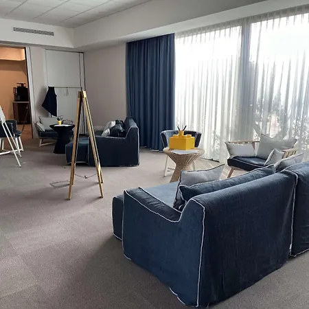 Golden Tulip Porto-vecchio 4*