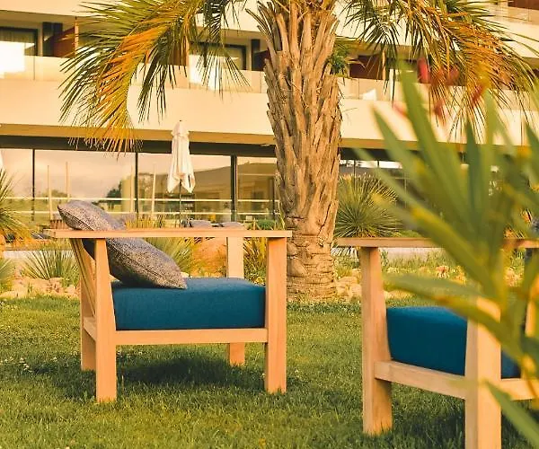 Golden Tulip Porto-vecchio 4*